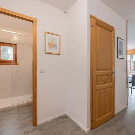 Apartamento Avec Terrasse Au Centre, Parking, 4 Pers. - Fr-1-343-272 *