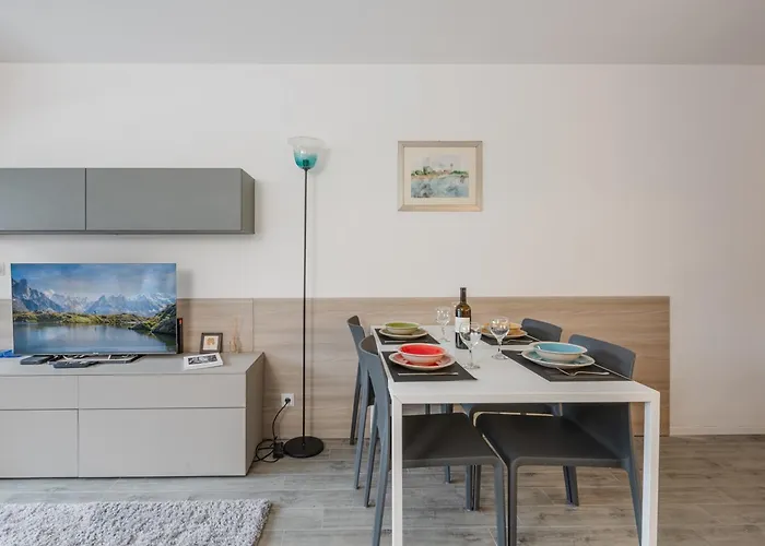 Apartamento Avec Terrasse Au Centre, Parking, 4 Pers. - Fr-1-343-272